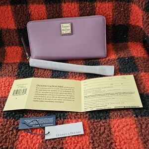 NWT Dooney & Bourke Light Mauve Saffiano Leather Wallet in Original Box!